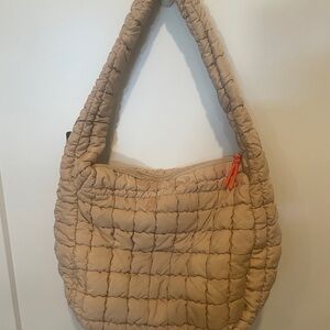 Wantable puffy tote